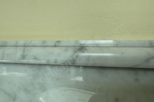 мраморный плинтус