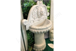 Фонтан пристенный из мрамора